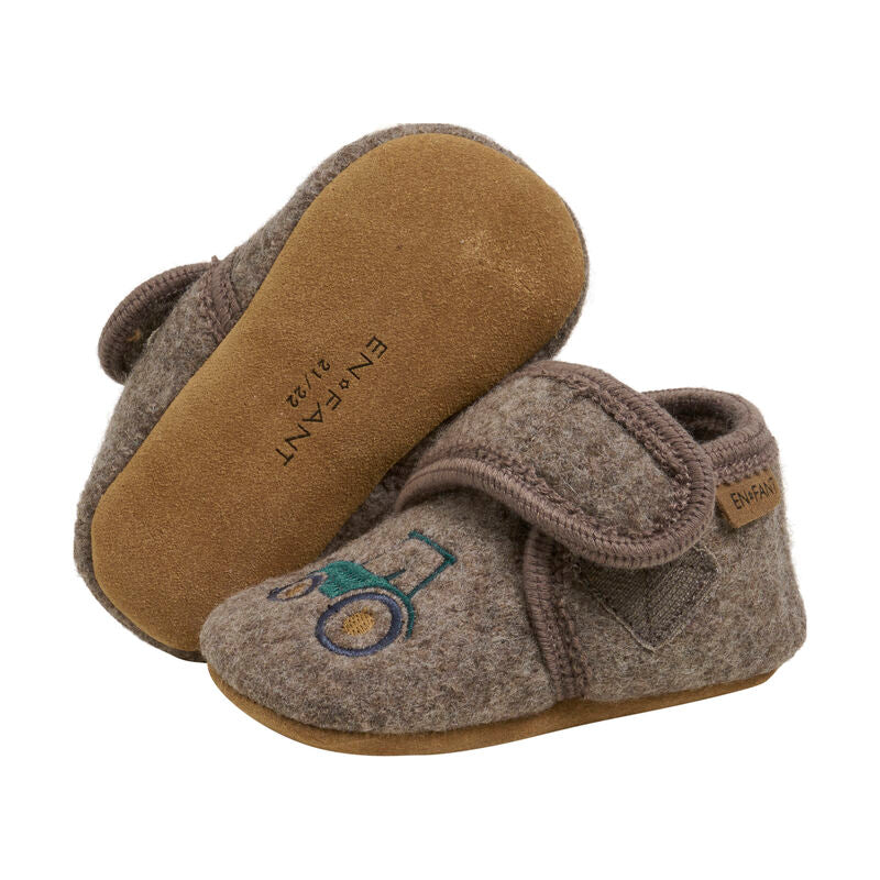 De heerlijke slofjes van Enfant gemaakt van 100% wol.