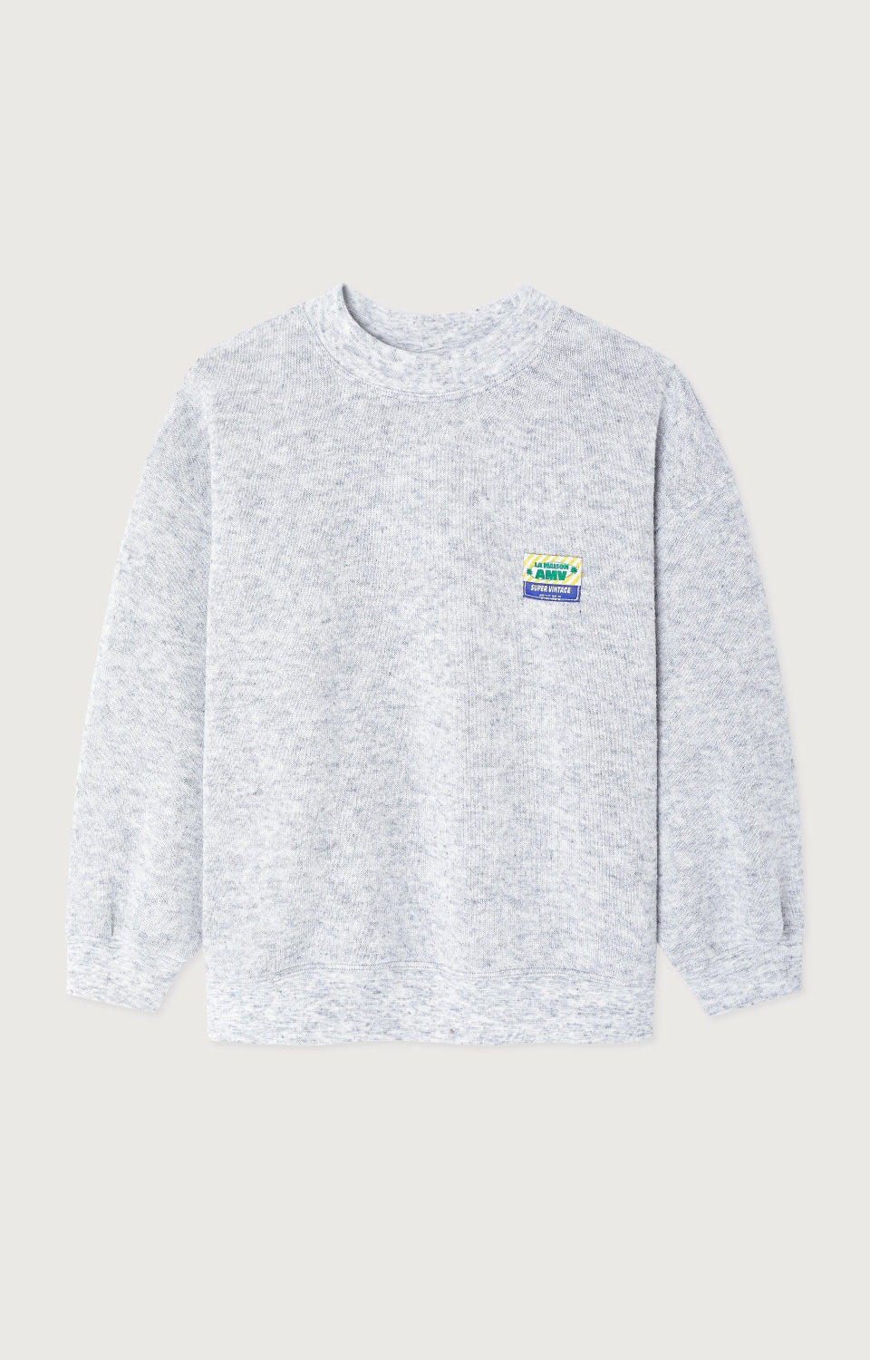 Grijze trui van american vintage met witte achtergrond