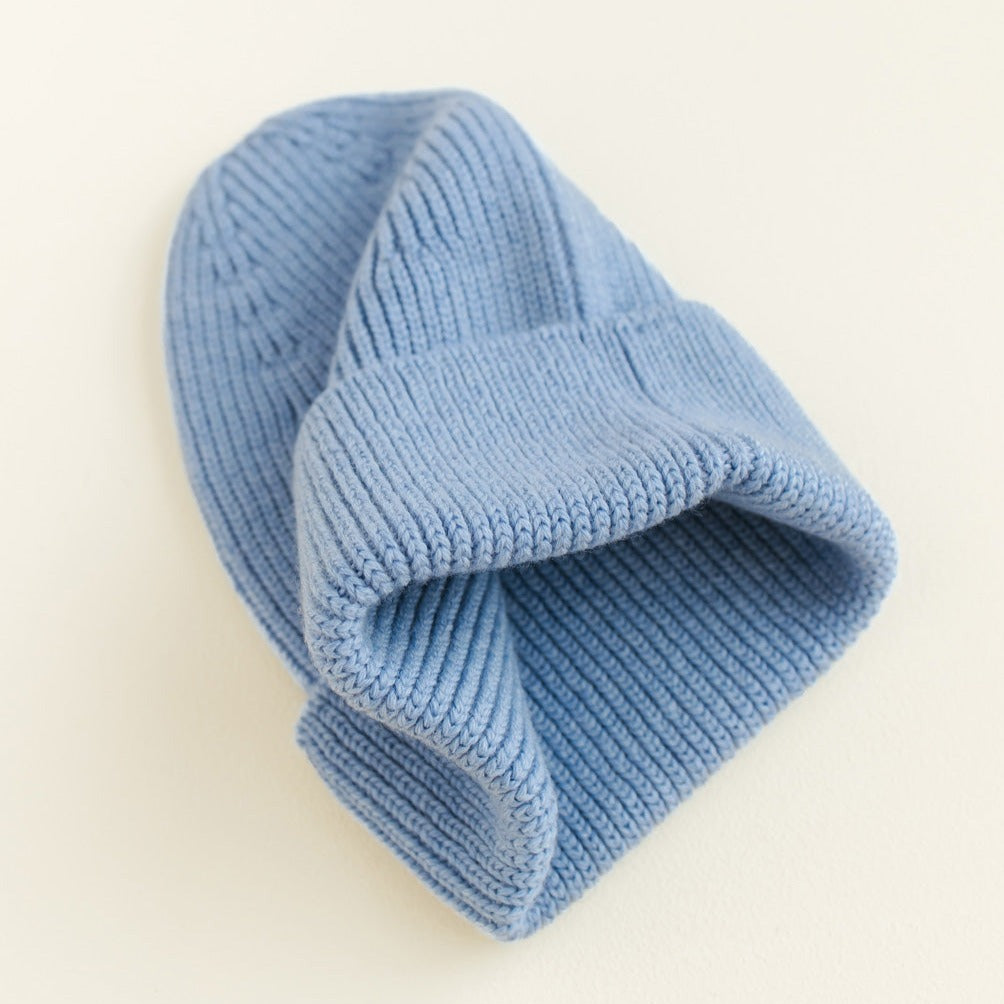 Light blue (licht blauw) beanie gebreid voor kids van HVID.