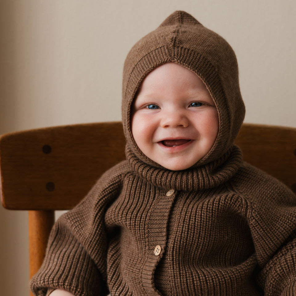 Kindje met Balaclava eddy mocha aan