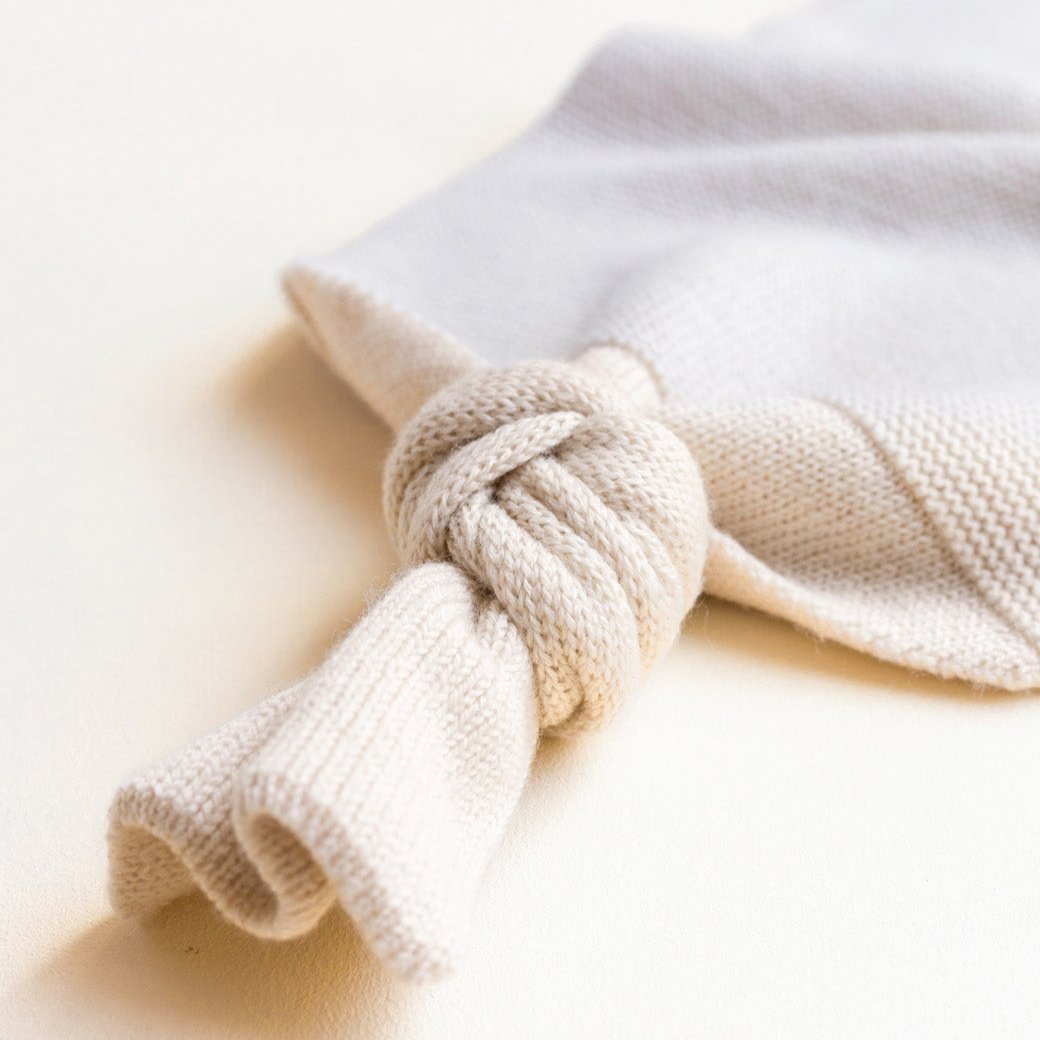 Cocoon voor baby's in de kleur Cream van HVID 2.