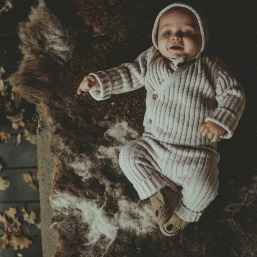 Elo cardigan soft blush lifestyle