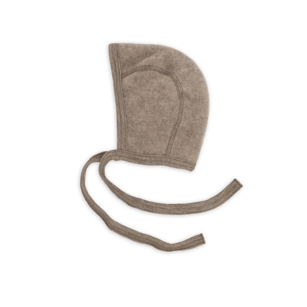 Engel Natur Fleece strikmutsje walnoot