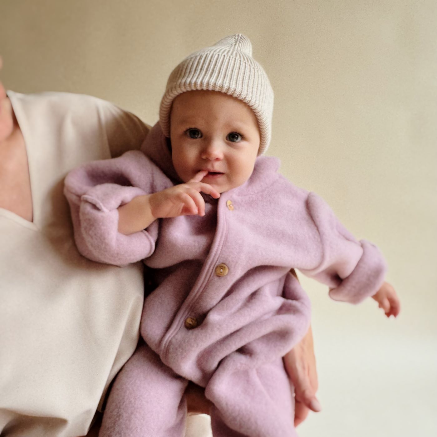 Overall wolfleece rose Engel Natur lifestyle 3.