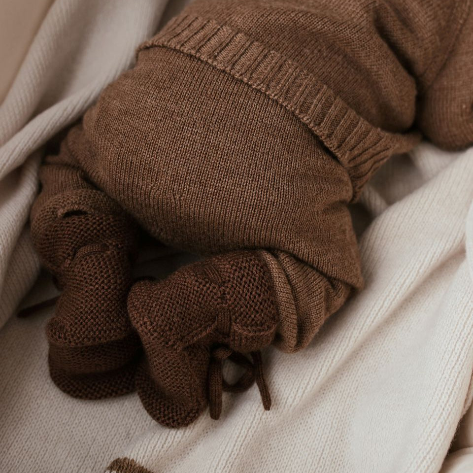 Baby met Pants guido mocha Hvid aan