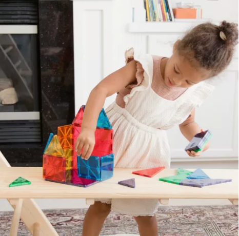 Speelgoed voor kinderen vanaf drie jaar van het merk Magna Tiles.
