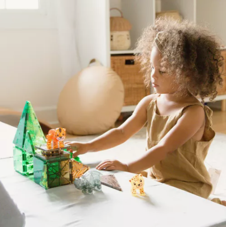 Speelgoed voor kinderen vanaf drie jaar in de vorm van Jungle Animals van het merk Magna Tiles.