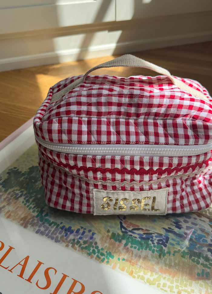 PRE-ORDER Sissel Bucket Bag Red Checks