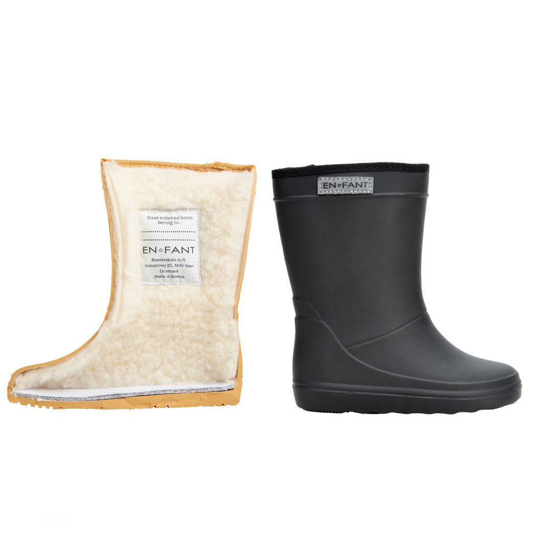 De thermoboots zijn gevoerd met wol aan de binnenzijde. De regenlaarzen zijn van ENFANT en hebben een zwarte kleur binnenzijde wol.