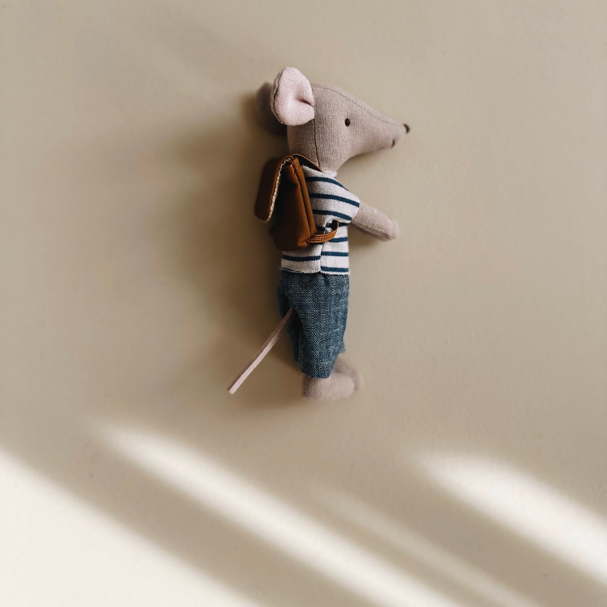 Tricycle mouse brother with bag Maileg