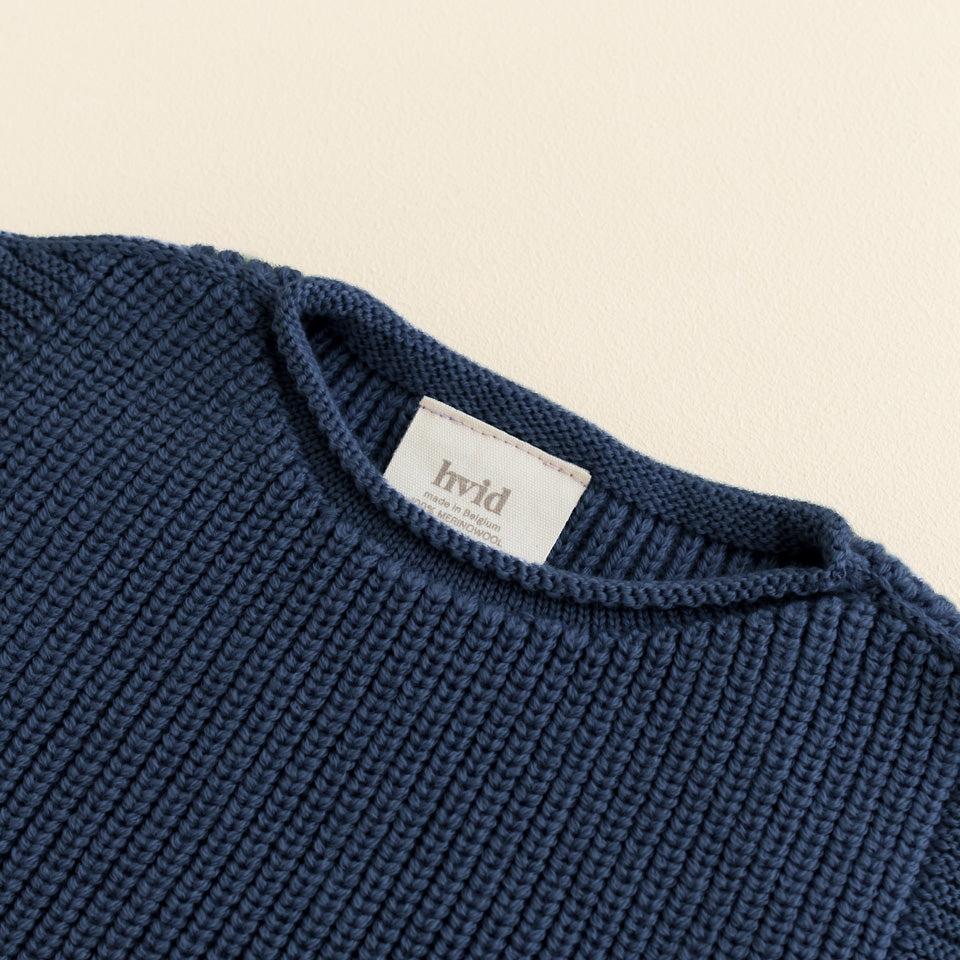 Vest harvey baby blue hvid close up.