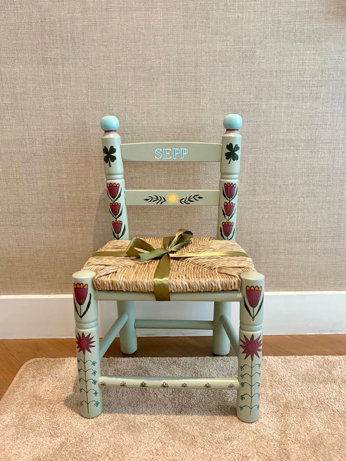 Houten kinderstoeltje gepersonaliseerd - Charly's