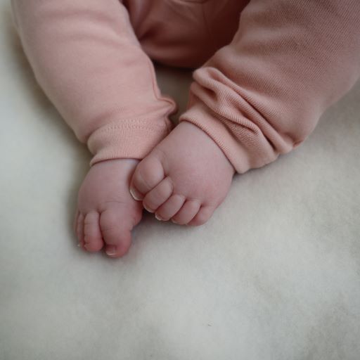 Legging voor baby's (newborn) in het rose van Mar Mar Copenhagen.