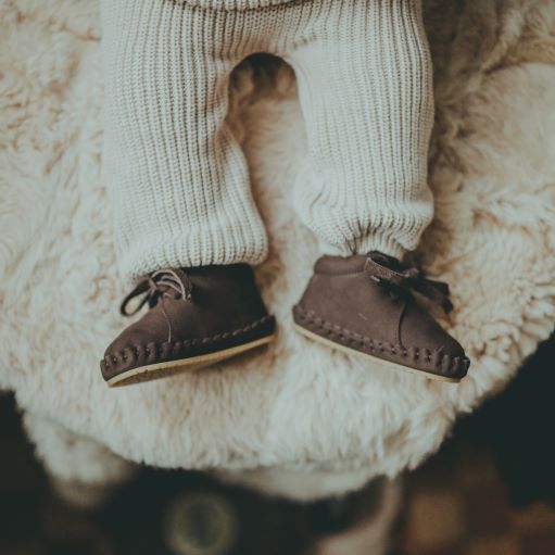 Wollen broek voor babys in de de kleur champagne van Donsje.