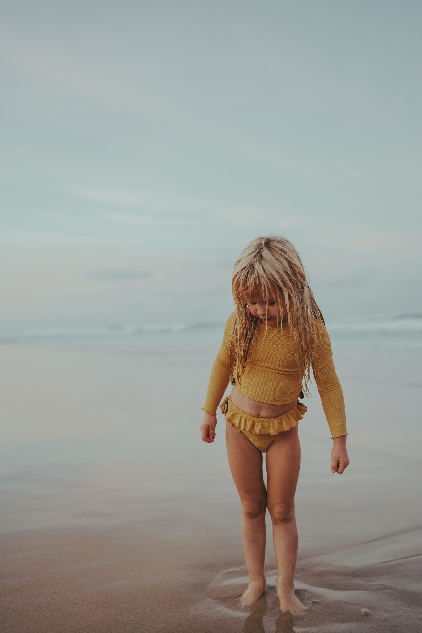 UV zwem bikini met broekje en shirt voor meisjes in de kleur geel van Donsje.