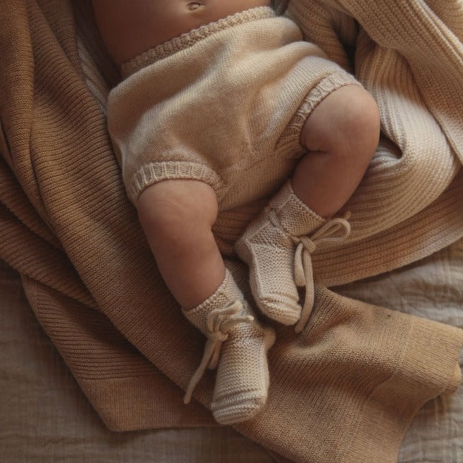 Gebreide booties voor baby's in de kleur Off white van HVID.