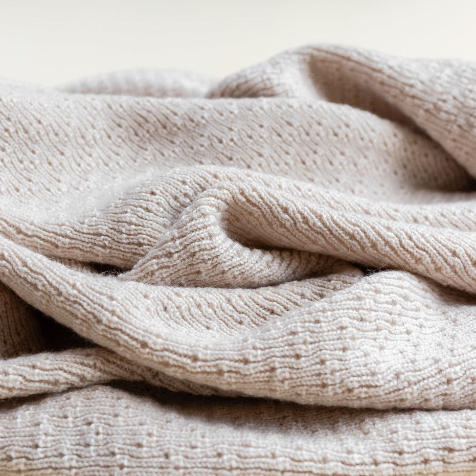 Gebreide deken voor baby's / kids in Off White van HVID.