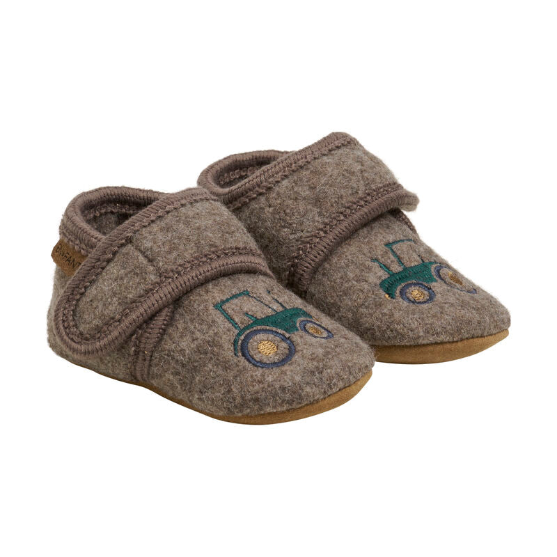 De heerlijke slofjes van Enfant gemaakt van 100% wol. 