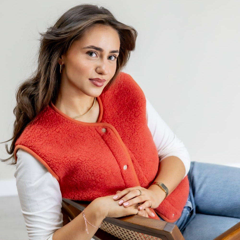 Alwero bodywarmer Tyb light voorkant aan bij vrouw