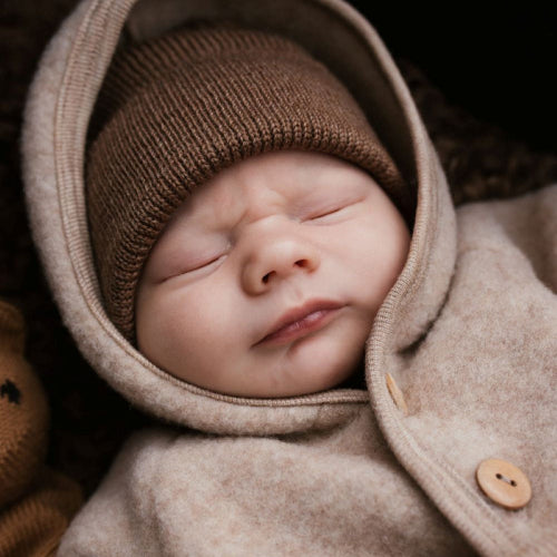 kindje met beanie mocha