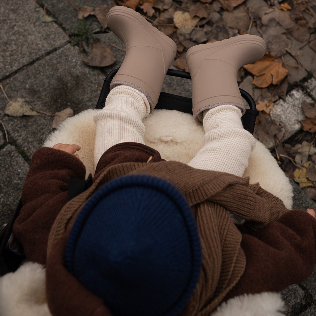 Beanie blauw hvid lifestyle 2