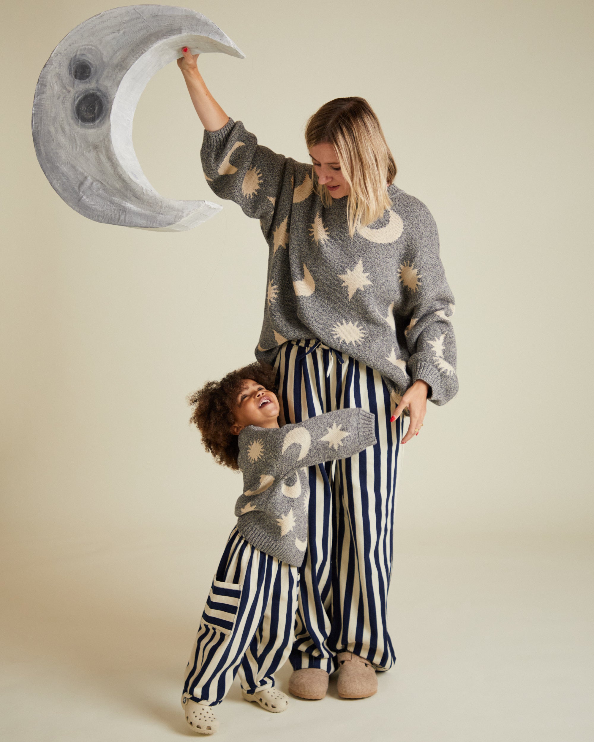 Cozmo sweater moon star