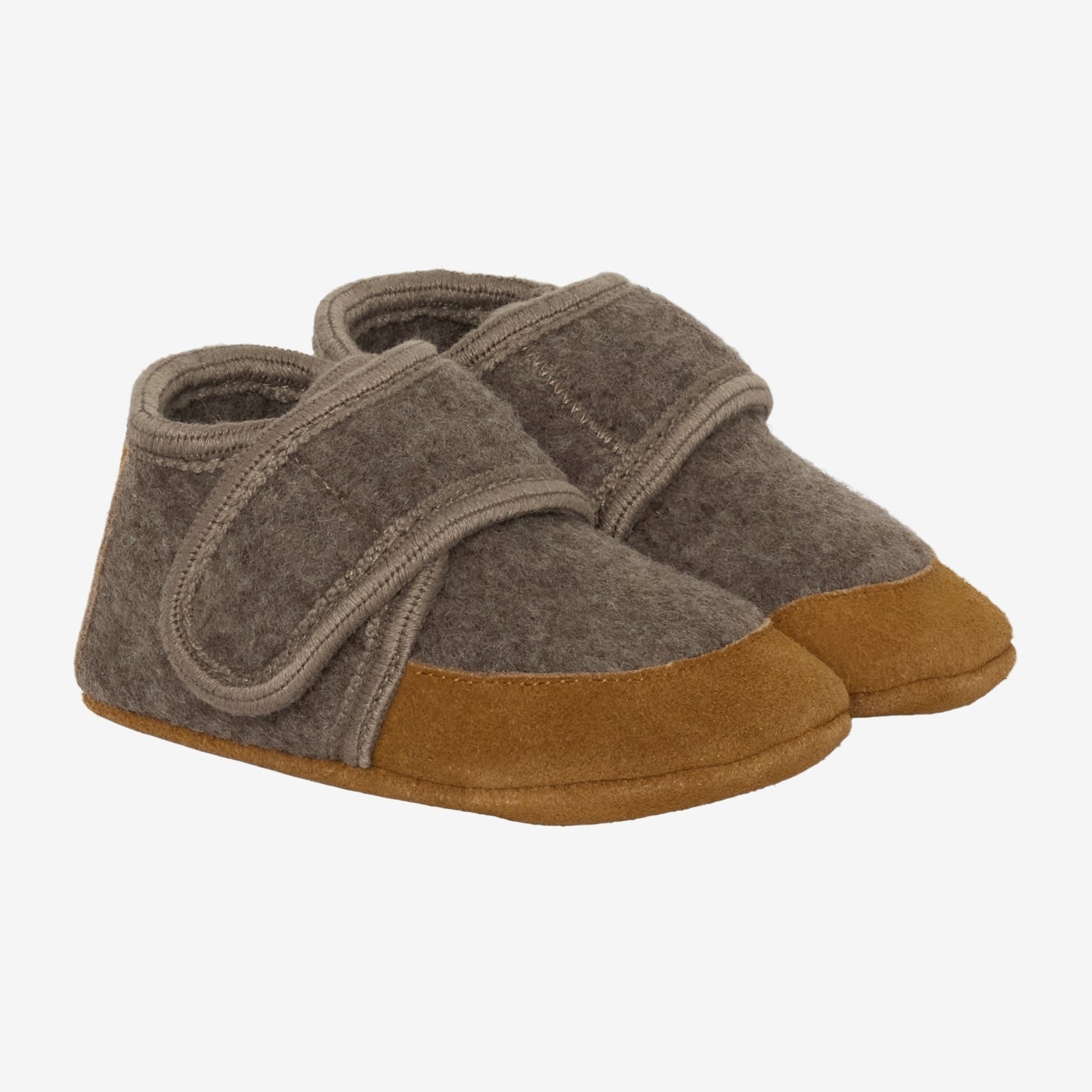 Walnoot babyslofjes met suede rand van ENFANT