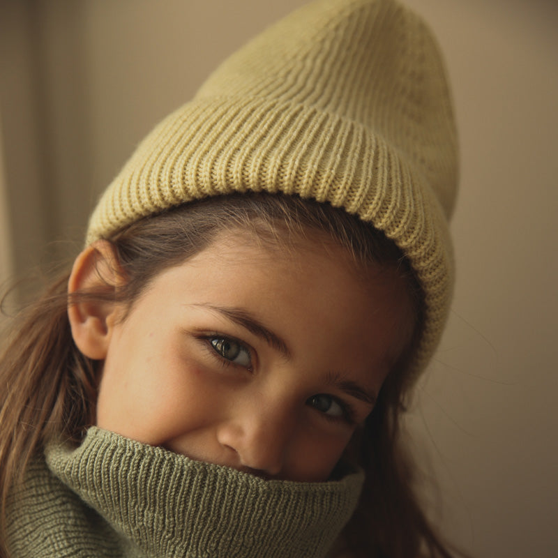 Hvid beanie light yellow meisje