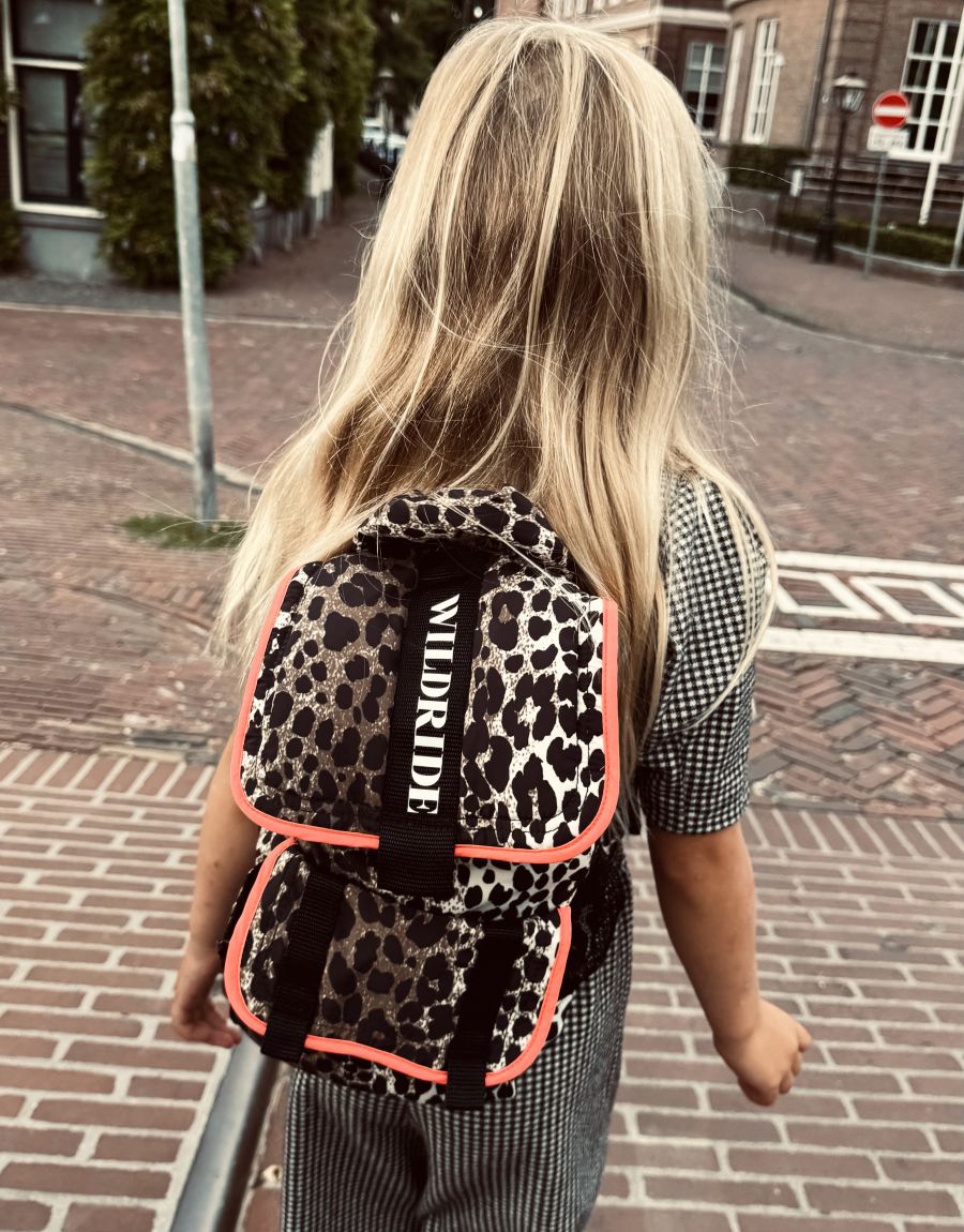 Kids rugzak Savannah aan bij meisje