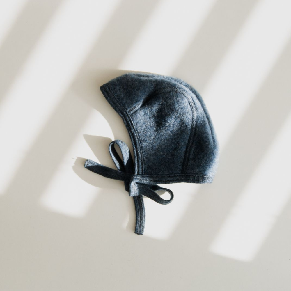 Fleece strikmutsje blauw