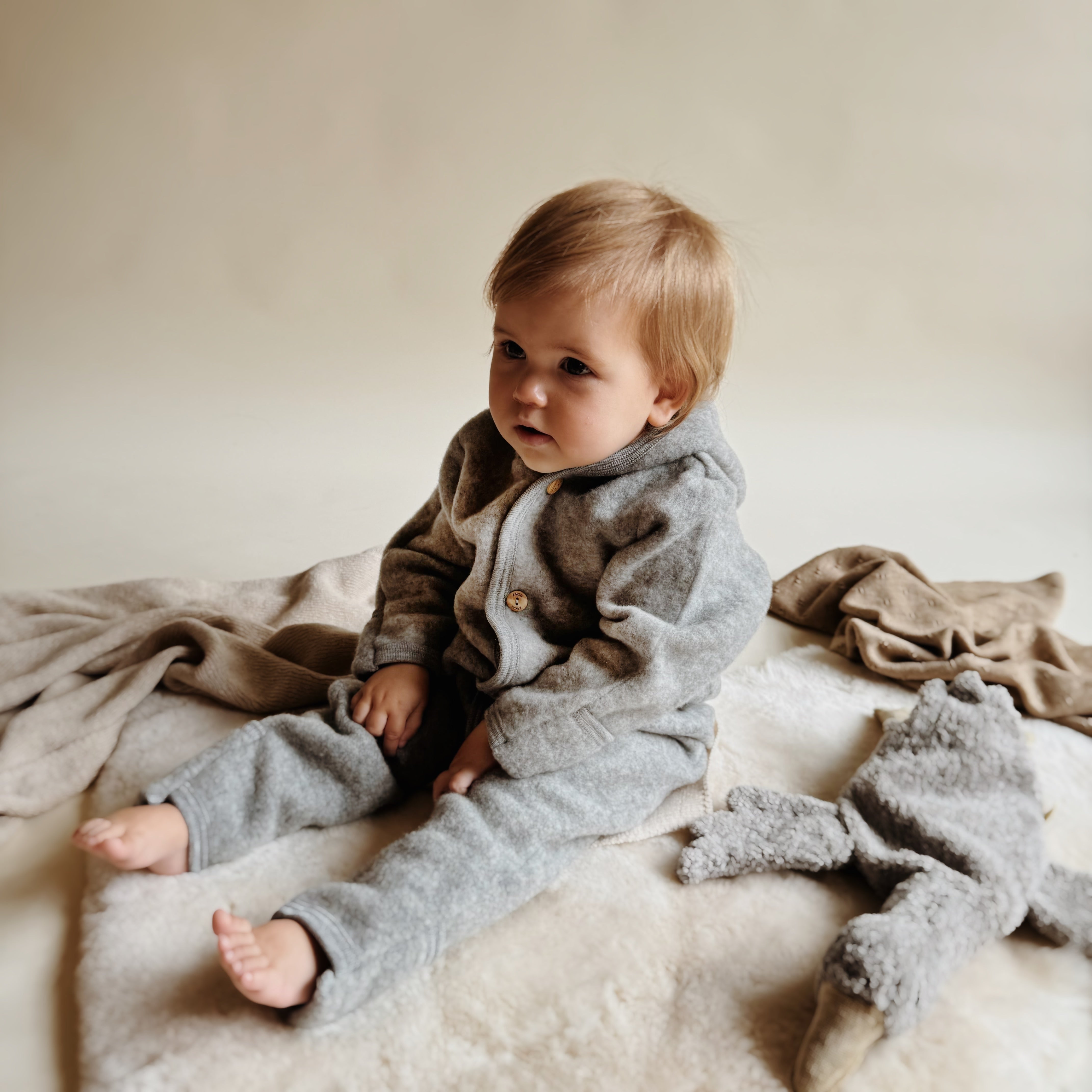 Overall wolfleece grijs Engel Natur lifestyle.