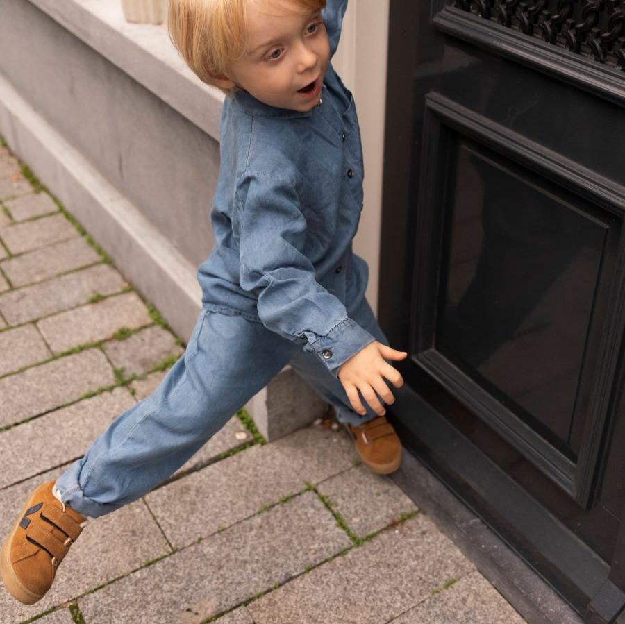 Oversized shirt denim lifestyle 2