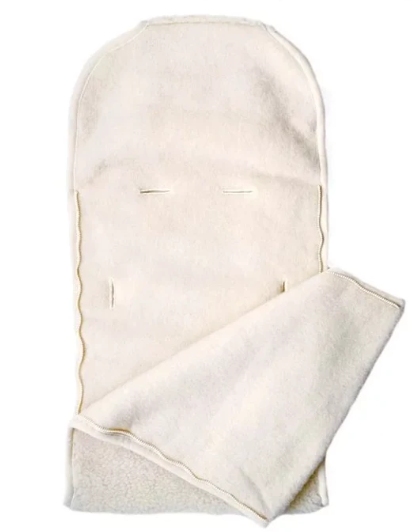 Voetenzak in de kleur beige gemaakt van wol voor baby's kinderen voor de kinderwagen van het merk Alwero.