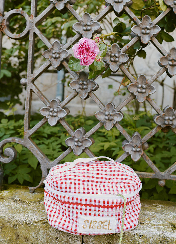 PRE-ORDER Sissel Bucket Bag Red Checks