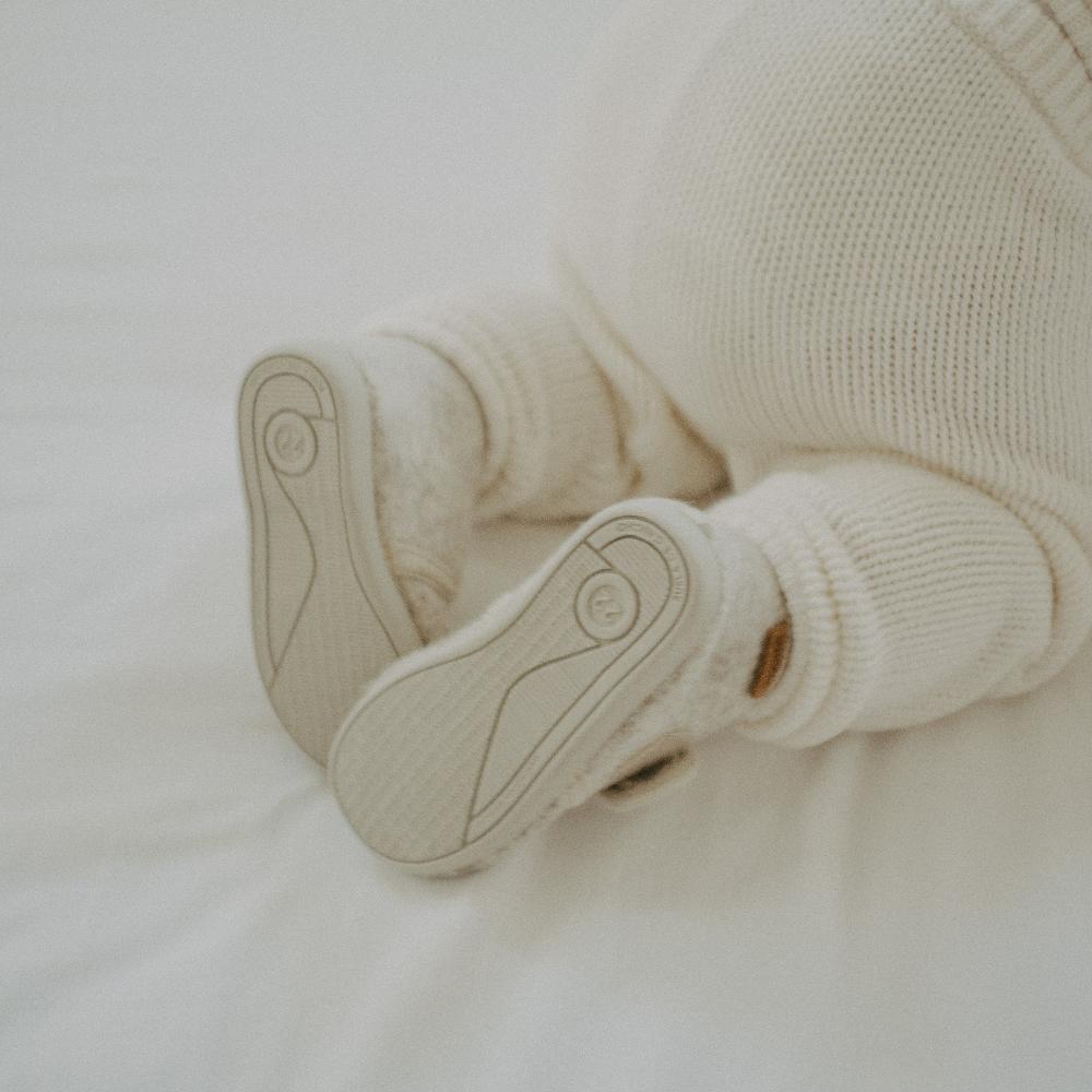 Slippers wool sand Enfant lifestyle 2