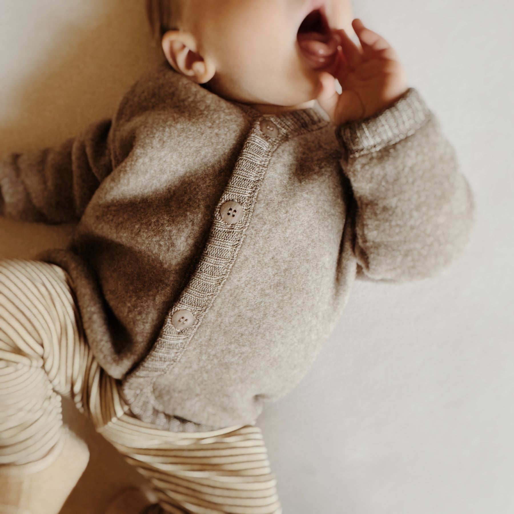 Vest Wolfleece Sesam Joha lifestyle voorzijde.