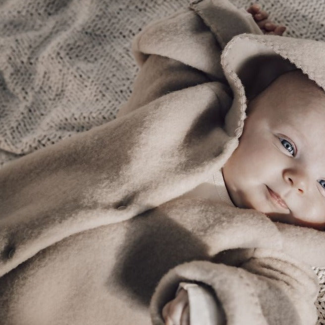 Vestje newborn Merinowol Alwero lifestyle 5.