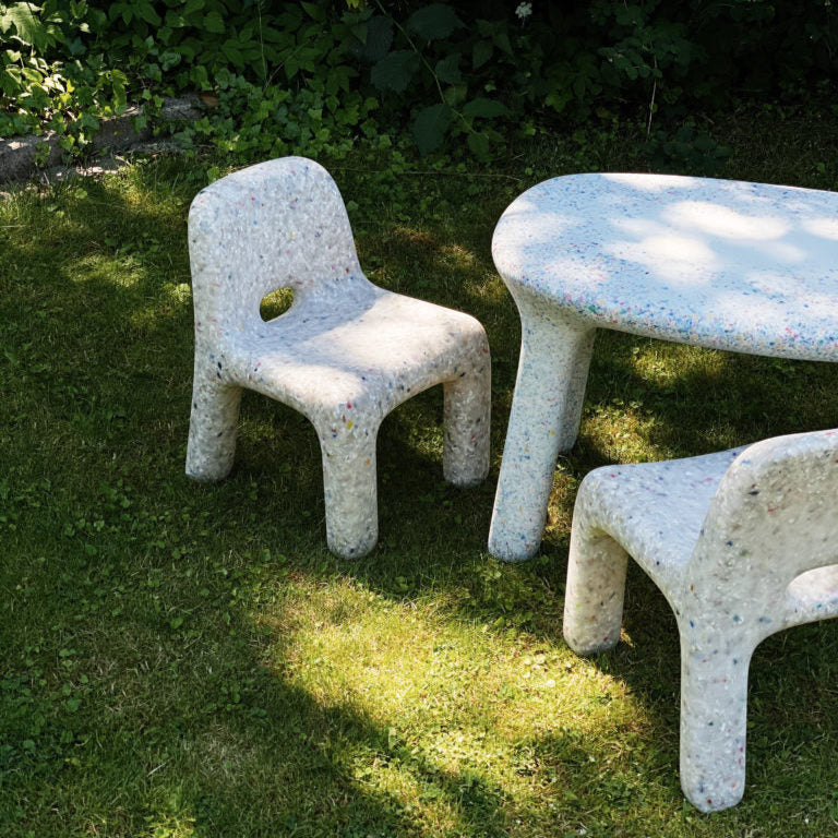 Charlie chair sky lifestyle buiten