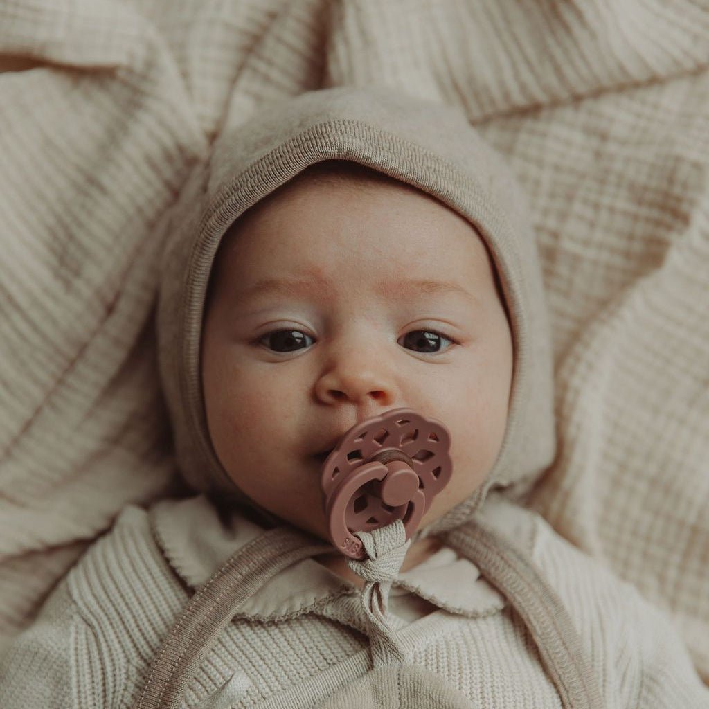 Fleece strikmutsje sand - Charly's