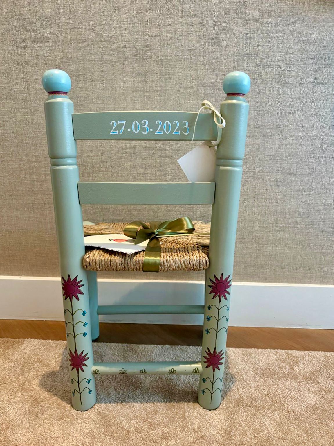 Houten kinderstoeltje gepersonaliseerd - Charly's