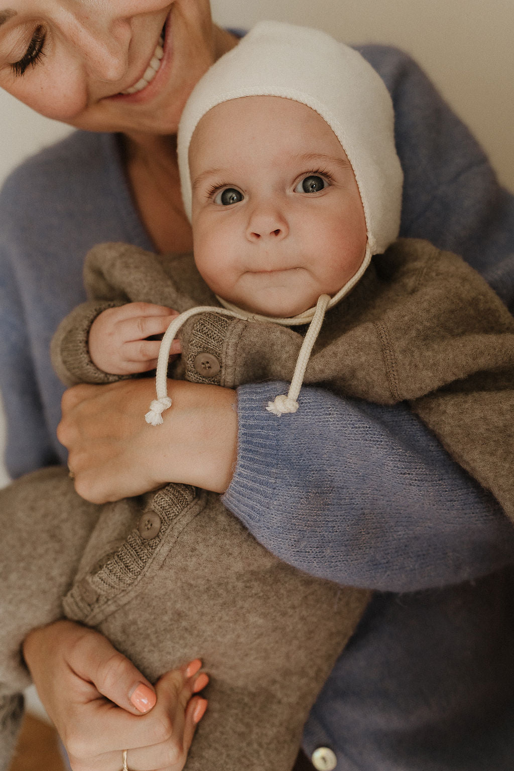 Fleece strikmutsje naturel