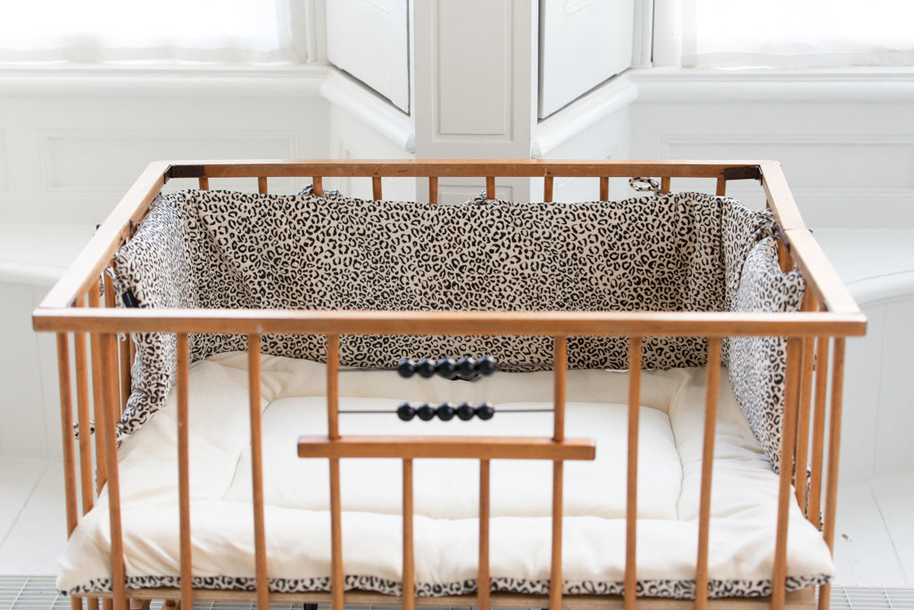 Bed bumper leopard patroon van het merk House of Jamie.