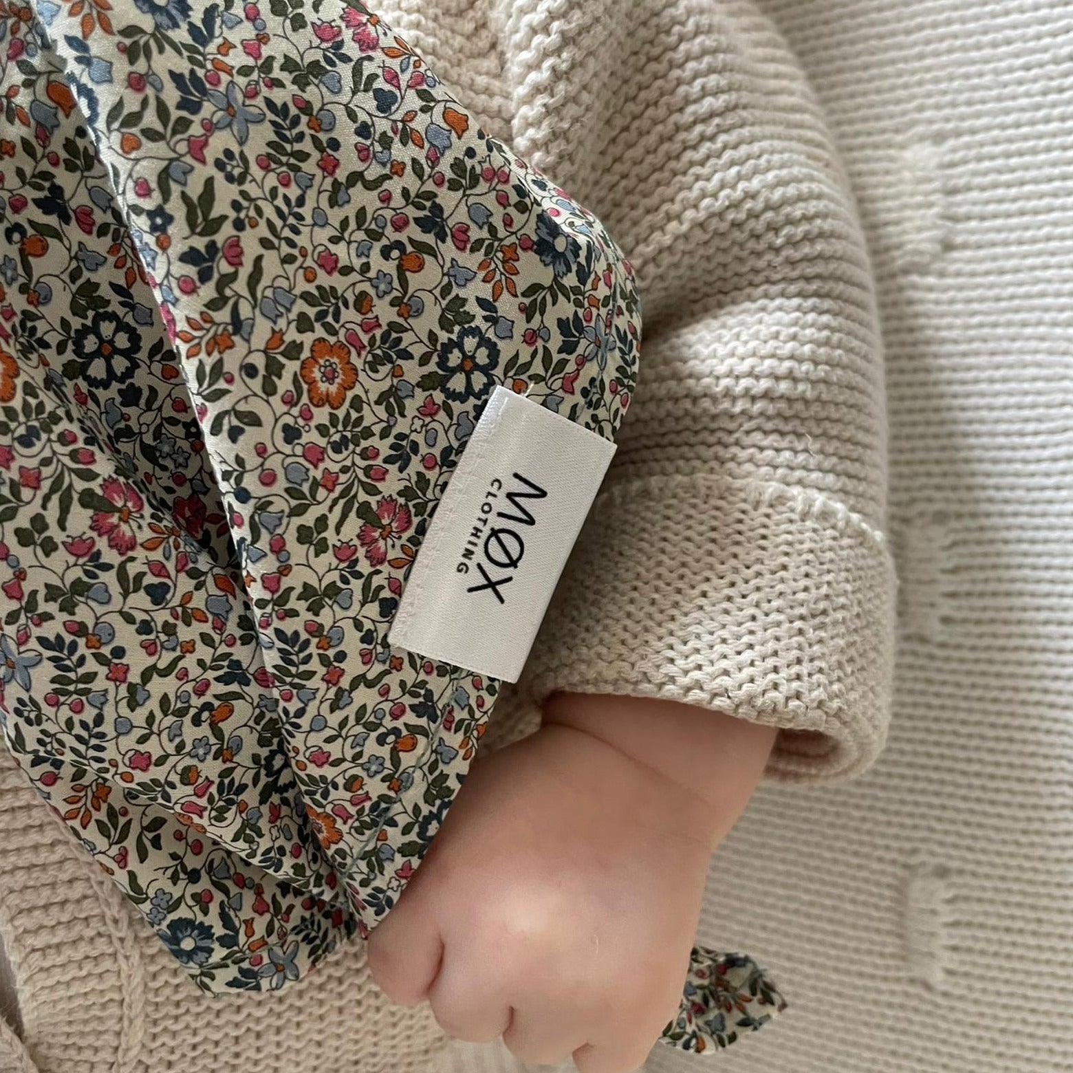 Speendoek gemaakt van Liberty Londen stof met floral print voor baby's.