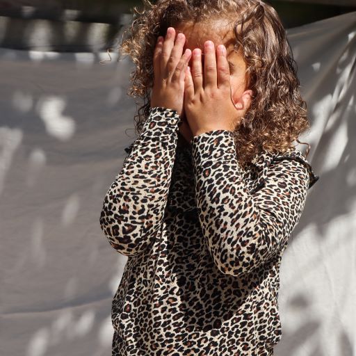 Lange mouwen shirt in Leopard bruin voor kinderen met kraag aan de bovenzijde van Mar Mar Copenhagen.