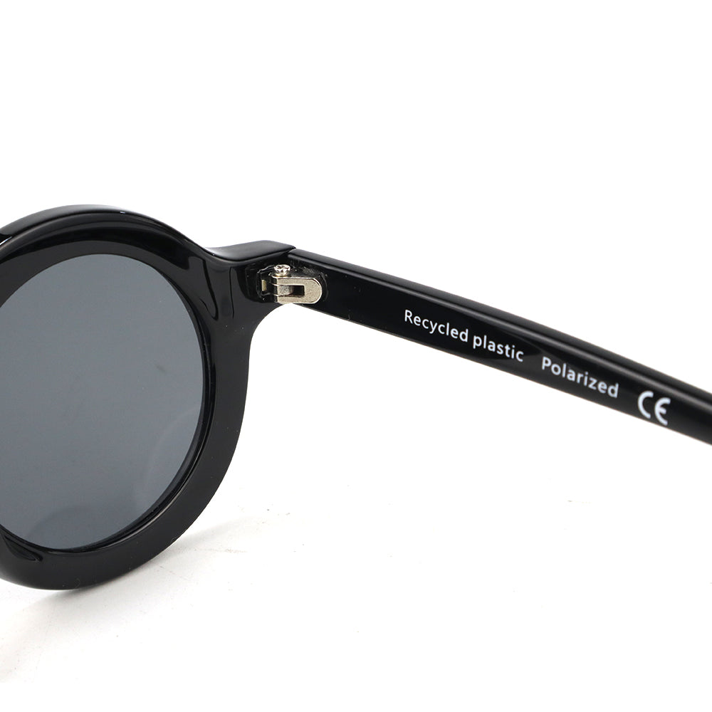 Zwarte zonnebril voor kinderen met UV bescherming van het merk Grench & Co.