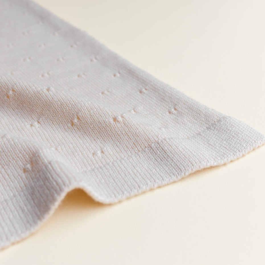 Gebreide deken voor baby's / kids in Off White van HVID. 