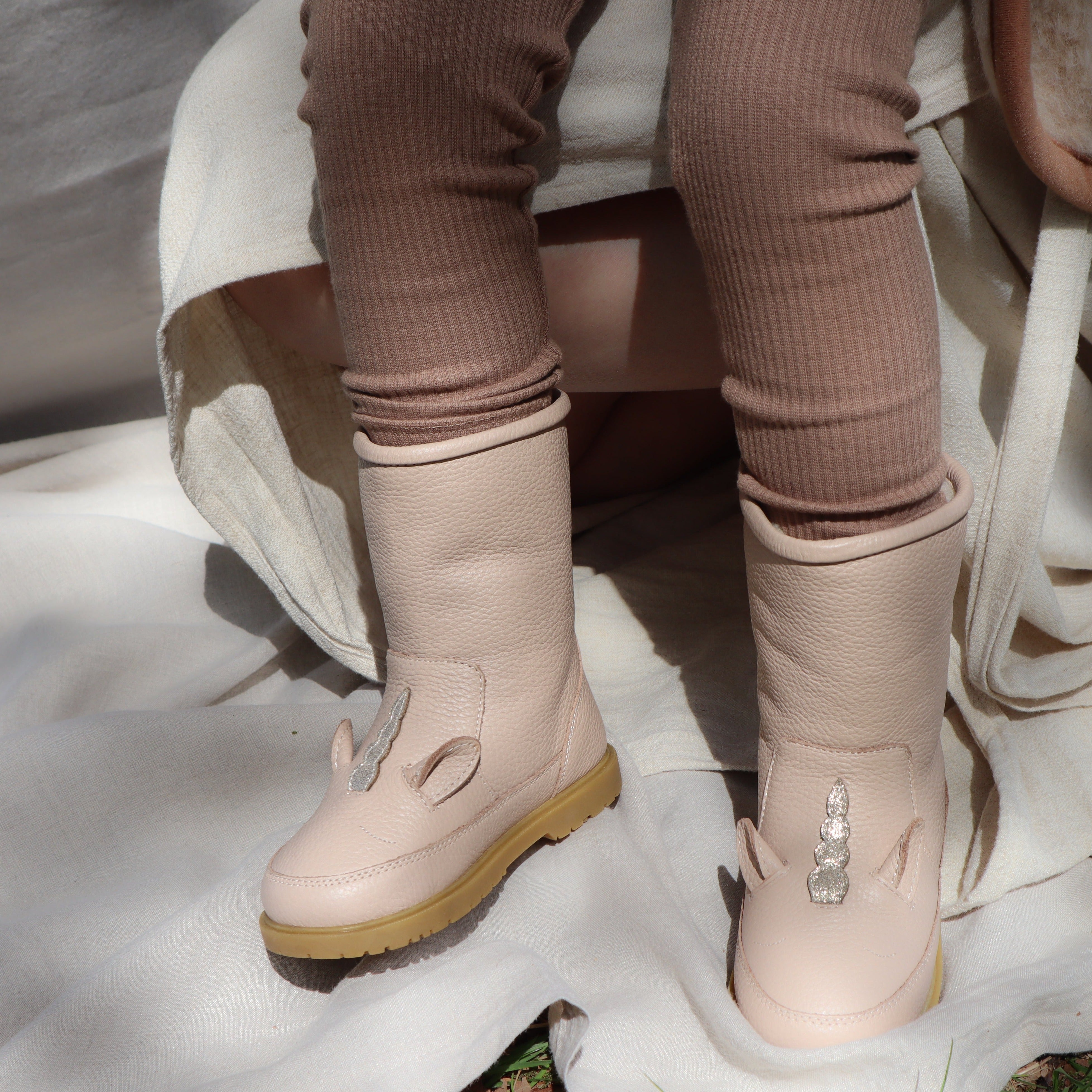 Leren boots voor kinderen met op de punt een unicorn van Donsje