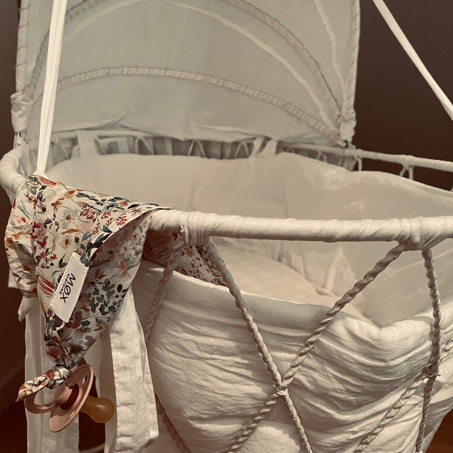 Speendoek gemaakt van Liberty Londen stof met floral print voor baby's.